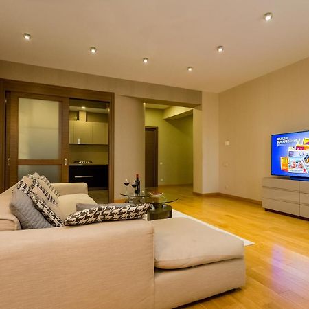 Central Cosy 5Bd-5Bath Apartment Tbilisi Exterior photo
