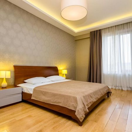 Central Cosy 5Bd-5Bath Apartment Tbilisi Exterior photo