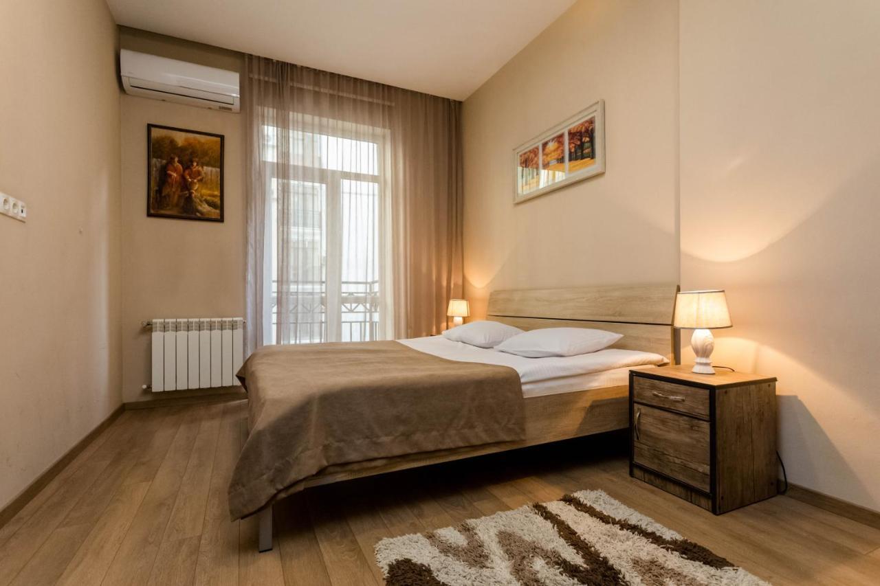 Central Cosy 5Bd-5Bath Apartment Tbilisi Exterior photo
