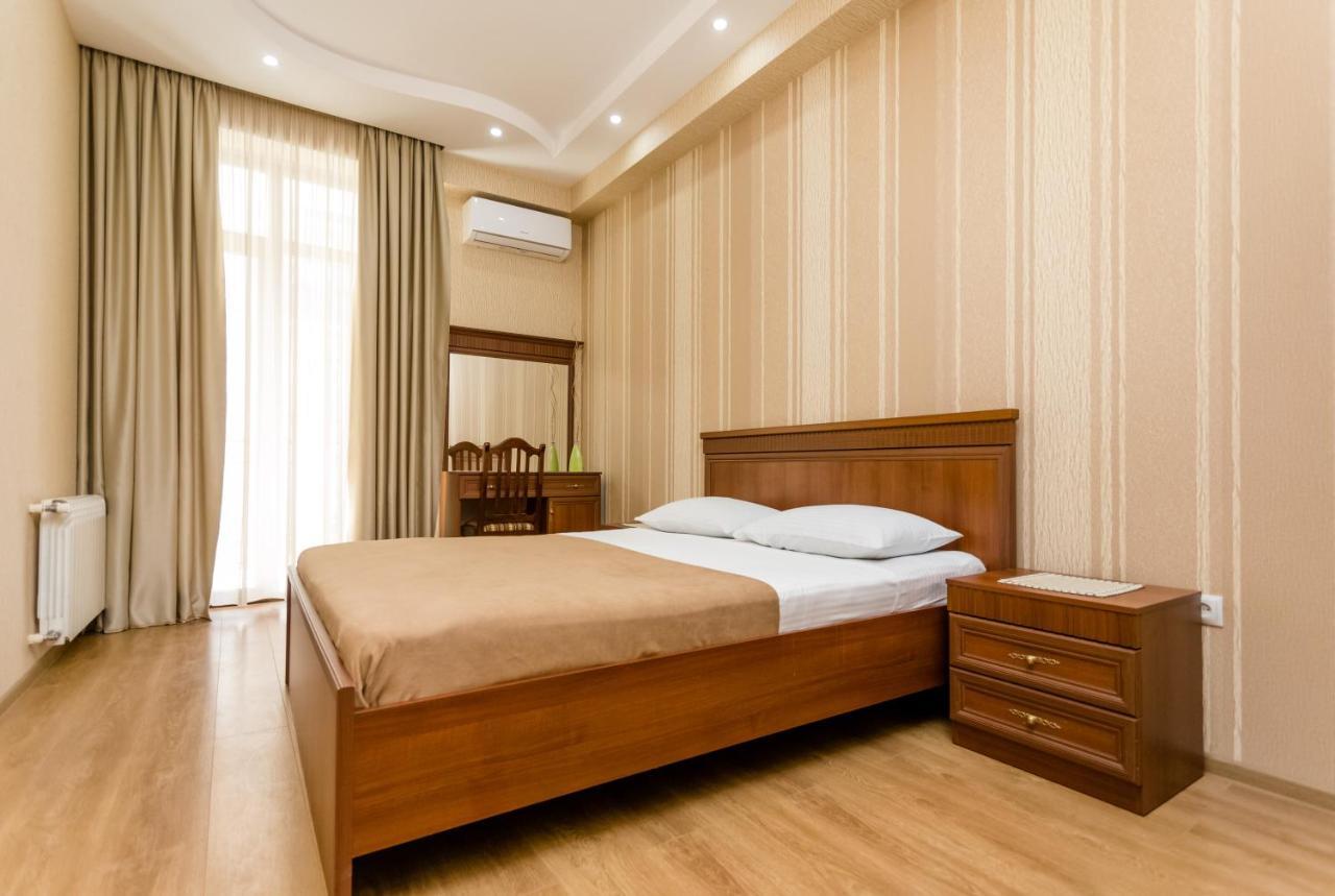 Central Cosy 5Bd-5Bath Apartment Tbilisi Exterior photo