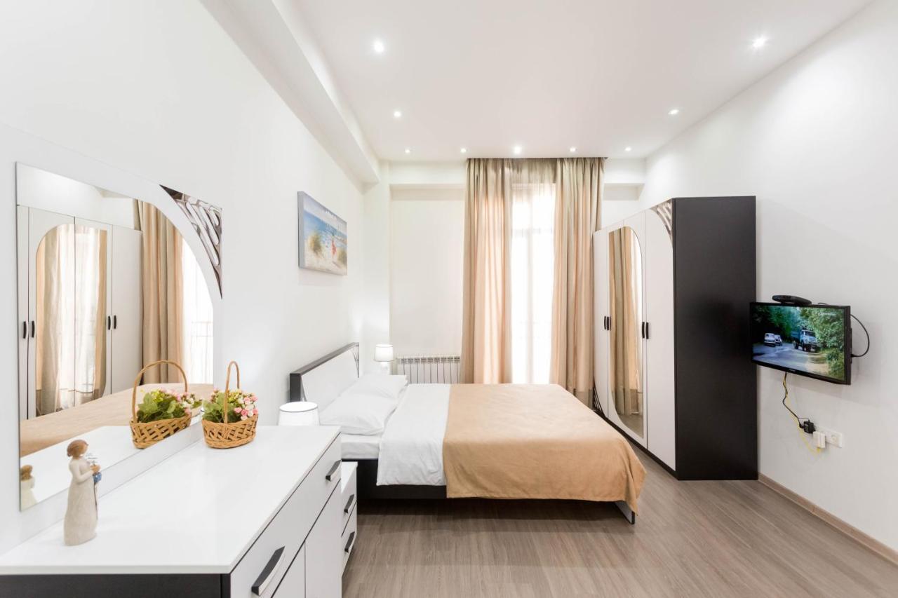 Central Cosy 5Bd-5Bath Apartment Tbilisi Exterior photo