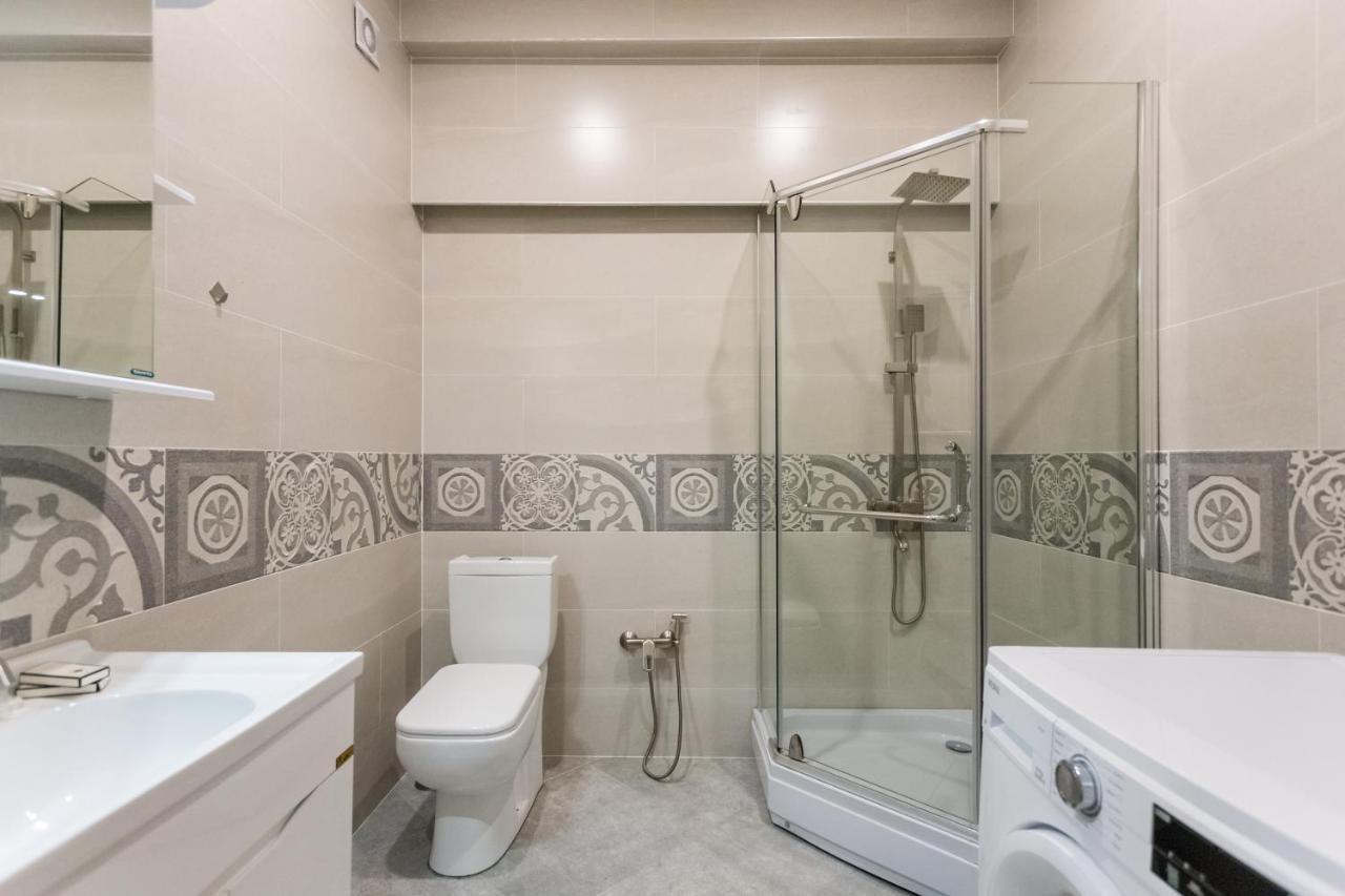 Central Cosy 5Bd-5Bath Apartment Tbilisi Exterior photo